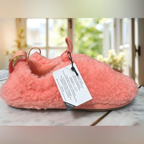 🔥 UGG Plushy Slippers Shearling Slip On Loafers Kids Size 2 EU 33.5 - Picture 4 of 12